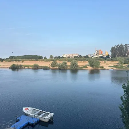 別荘 Casa Turquesa Pet-friendly, Riverfront コンスタンシア