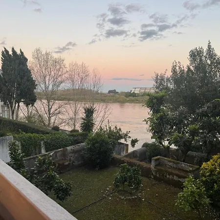 Дом отдыха Casa Turquesa Pet-friendly, Riverfront Конштансия