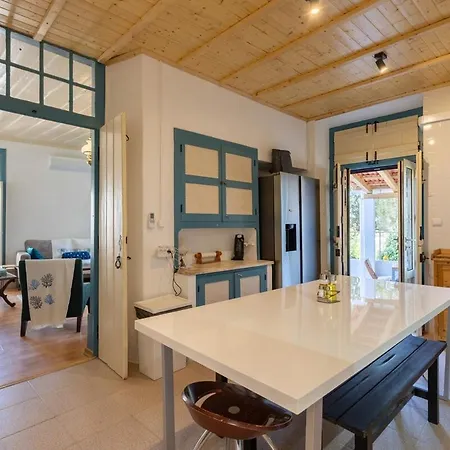 Casa Turquesa Pet-friendly, Riverfront Tatil Evi Constância