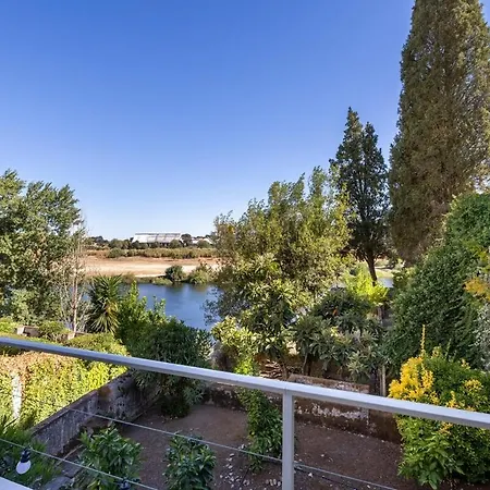 Casa Turquesa Pet-friendly, Riverfront Tatil Evi Constância