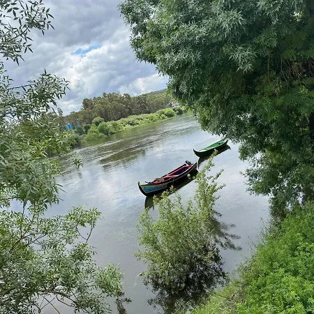 Casa Turquesa Pet-friendly, Riverfront Tatil Evi Constância
