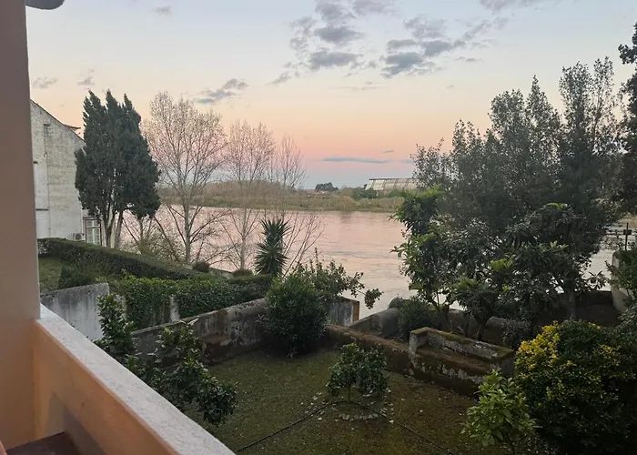 度假居 Casa Turquesa Pet-friendly, Riverfront 康斯坦西亚